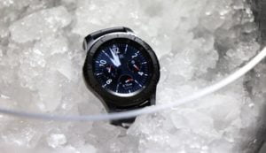 Perbandingan Jam Tangan Pintar Samsung Gear Dengan Apple