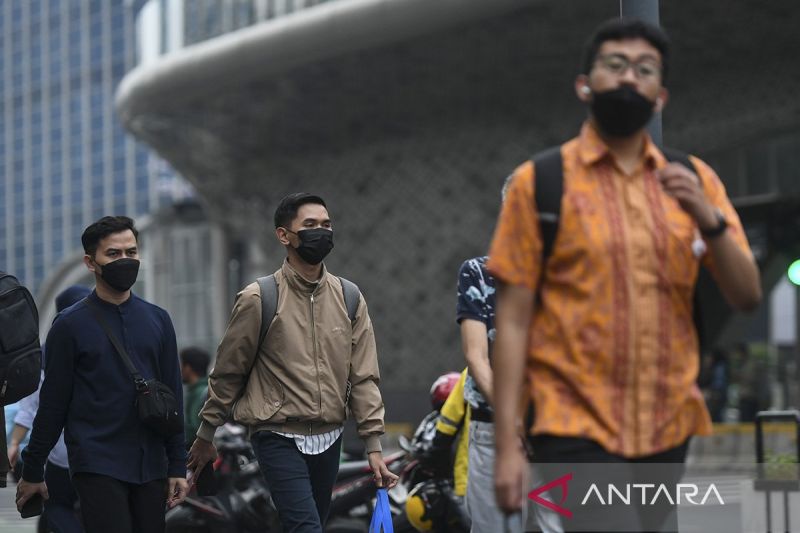 pakai masker kualitas udara jakarta terburuk kelima di dunia index