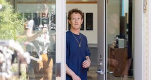 bangun rumah rp176 triliun selama 8 tahun zuckerberg bagikan headphone dan donat ke tetangga yang protes index