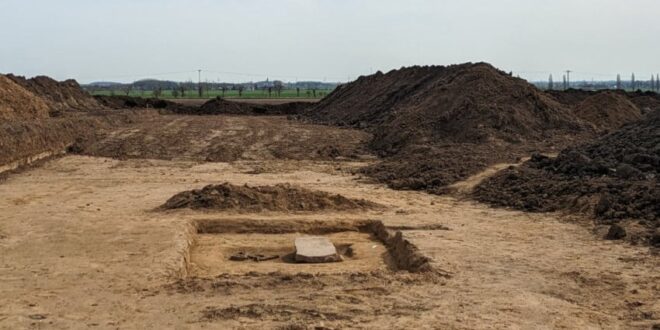 dipercaya bisa hidup lagi kumburan zombie bertaburan jimat ditemukan index