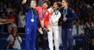 galaxy z flip7 olympic edition resmi dirilis punya fitur selfie podium yang bikin iri penampak index
