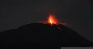 gunung ile lewotolok di lembata berstatus siaga peningkatan drastis aktivitas vulkanik memicu kewaspadaan nasional index