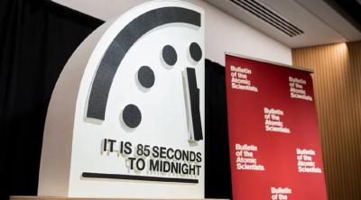 jam kiamat makin dekat ke tengah malam ilmuwan peringatkan ancaman ai dan mirror life index
