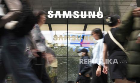 samsung dikabarkan uji baterai 20 000mah yang tahan 27 jam index