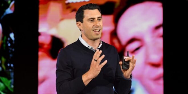 siapa adam presser alumni harvard pro china yang jadi bos tiktok amerika index