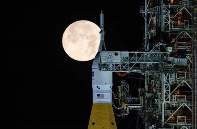 nasa siap luncurkan misi berawak pertama ke bulan dalam 50 tahun pada maret index