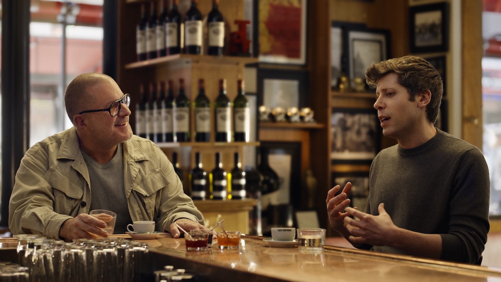 perangkat openai pertama jony ive berupa speaker pintar berkamera dijadwalkan rilis 2027 index