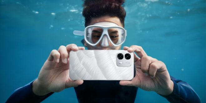 alasan oppo a6s nekat pasang baterai 7 000mah dan anti air level dewa index