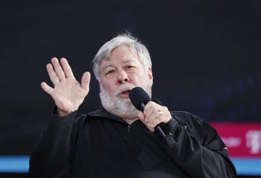 apple rayakan 50 tahun steve wozniak malah pilih pensiun dari teknologi dan menjauh dari ai index