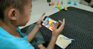 atasi anak tantrum saat dilarang menggunakan gawai index