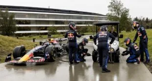 ceo apple tim cook mampir di video baru untuk promosikan f1 index