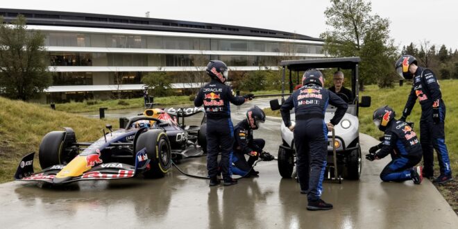 ceo apple tim cook mampir di video baru untuk promosikan f1 index