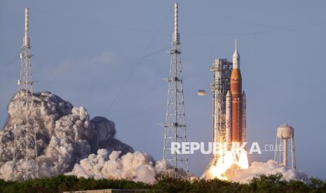 awak artemis il lintasi bulan catat rekor terjauh dari bumi index