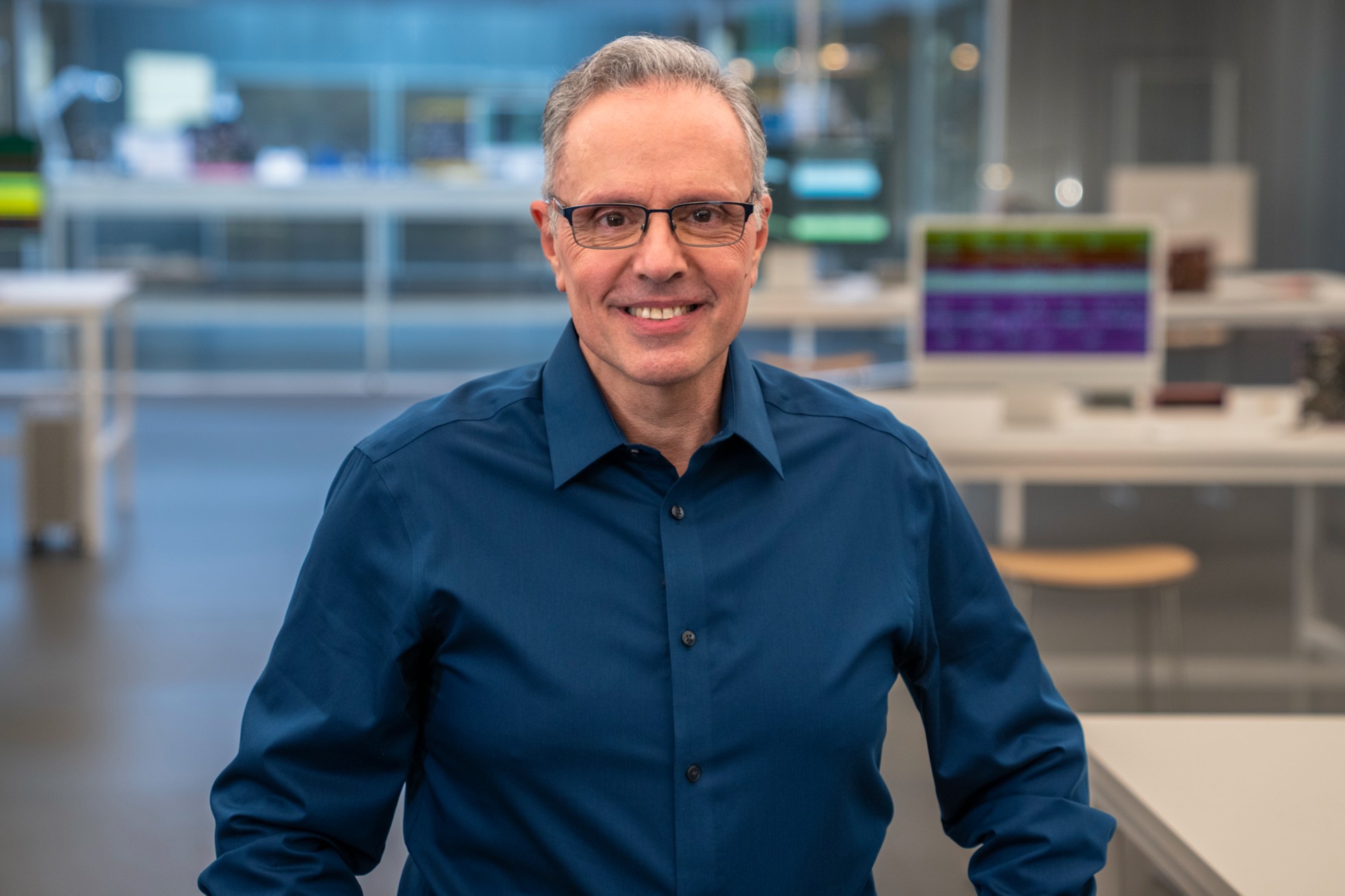 johny srouji pimpin divisi hardware apple john ternus jadi ceo index